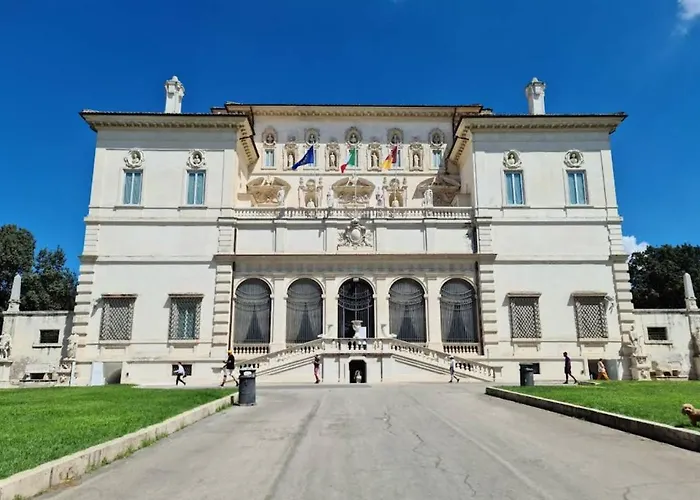 Loft At Ponte Milvio شقة